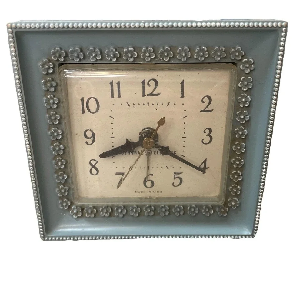 Vintage General Electric blue Alarm Clock with Flowers Model #7285 It Wobbles!